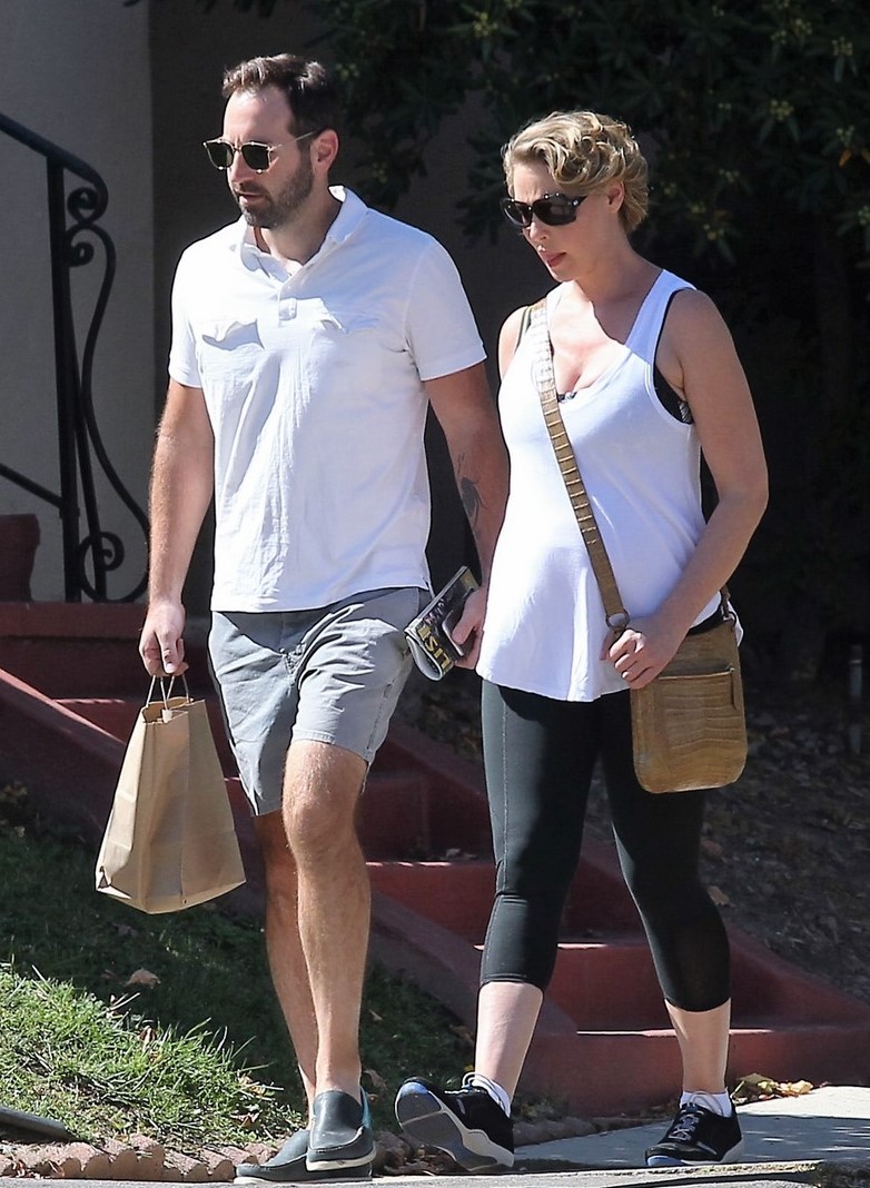 katehrine heigl and josh kelley step out for a lunch date after his concert 12
