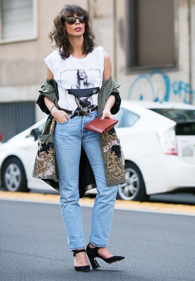 how to dress up a white tee and jeans 228229 1498732315937 image.640x0c