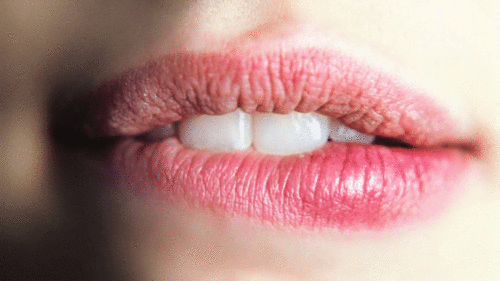 Simple And Pain free Ways To Get Fuller Lips Without The Need For Lip Fillers lip biting