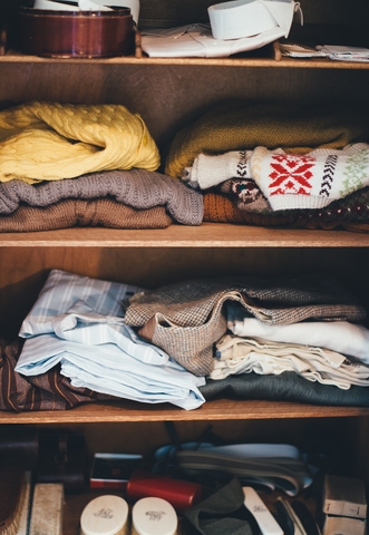 Πώς θα αποθηκεύσεις σωστά τα χειμερινά ρούχα σου; (video)