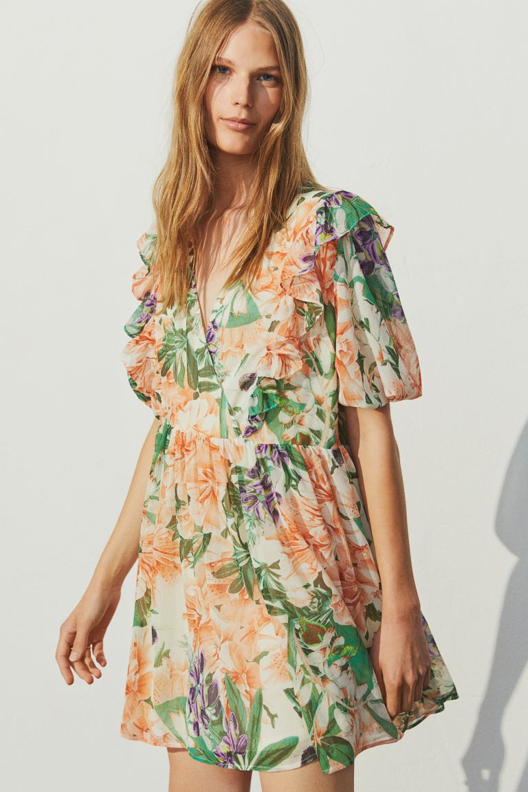 Summer Moved On: 10 φορέματα που θα σε «οδηγήσουν» στο πιο στυλάτο καλοκαίρι της ζωής σου
