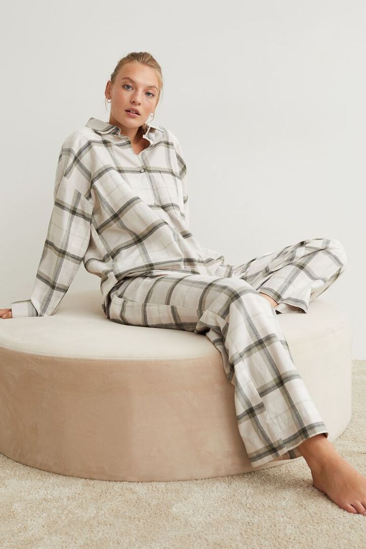 Ψύχρα και βροχή! 10 cozy πιτζάμες για να μείνεις στο σπίτι με στυλ