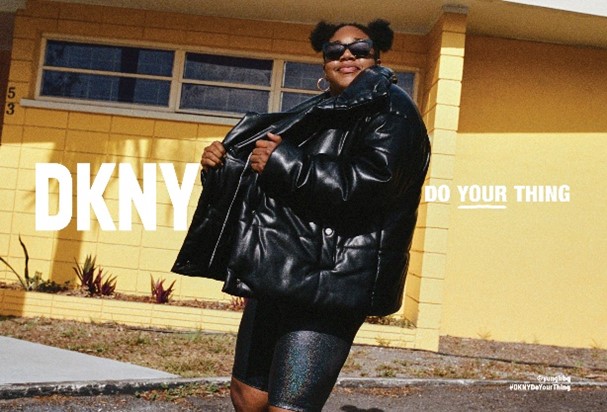 Η DKNY, με τη νέα της καμπάνια “DO YOUR THING”, μας προκαλεί να ζήσουμε την κάθε στιγμή