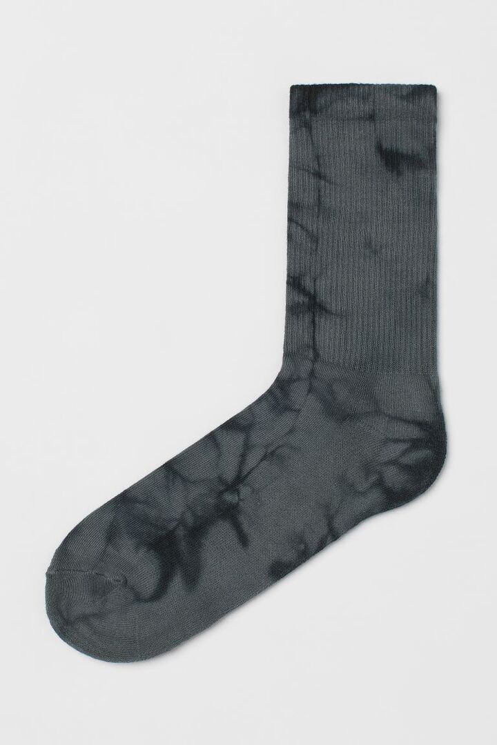 8 fun ζευγάρια κάλτσες που θα σε ζεστάνουν και θα σου φτιάξουν τη διάθεση (Shopping List)