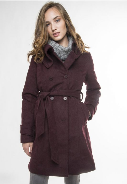 10 χρωματιστά παλτό που θα σε ζεστάνουν με στυλ (Shopping list)