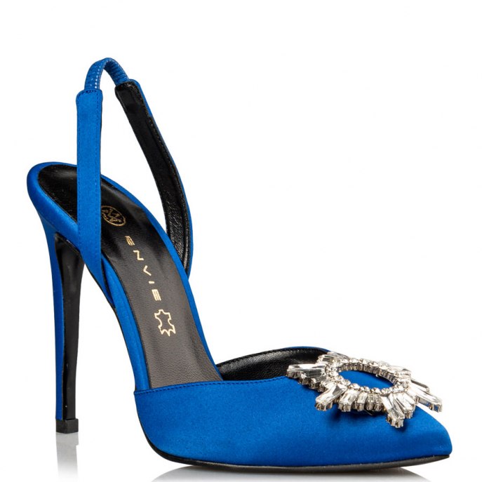 H Ελένη Μενεγάκη με total blue εμφάνιση που ζηλέψαμε  Πώς θα φορέσεις το trend (Shopping list)