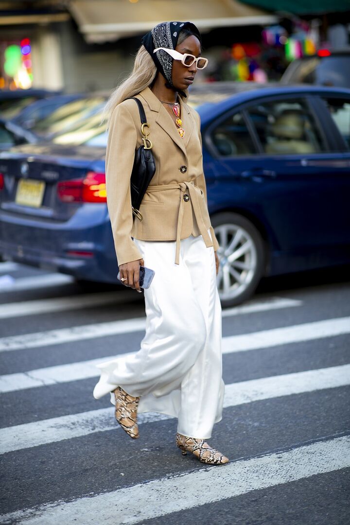 Το σακάκι είναι το απόλυτο spring essential  8 fashion forward σύνολα για να το φορέσεις τώρα